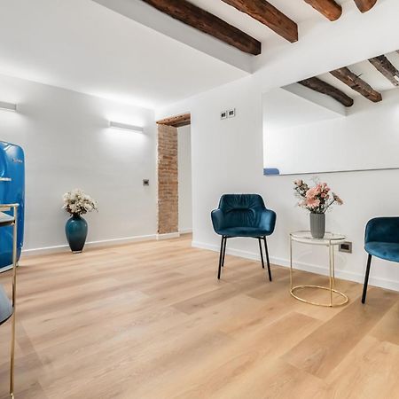 Piazza Indipendenza Loft & Rooms Palermo Buitenkant foto
